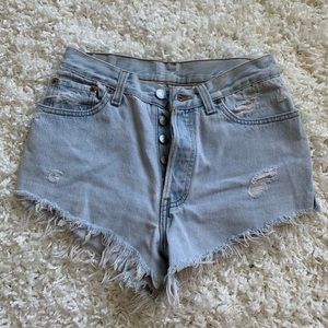LEVIS high waist, cheeky denim shorts